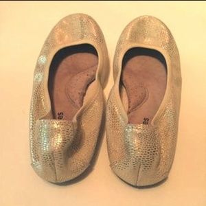 Elastic Golden-White Shimmery Flats Padded Soles
